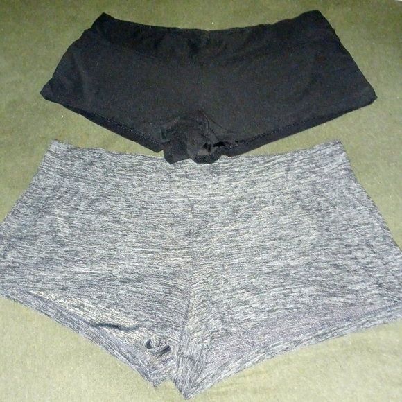 EUC bundle of 2 pair of shorts - Picture 1 of 1